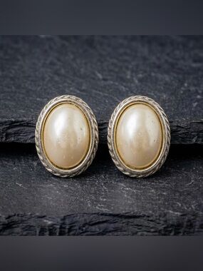 Vintage 80s Carolee Faux Pearl Oval Silver Tone Cable Border Clip On Earrings